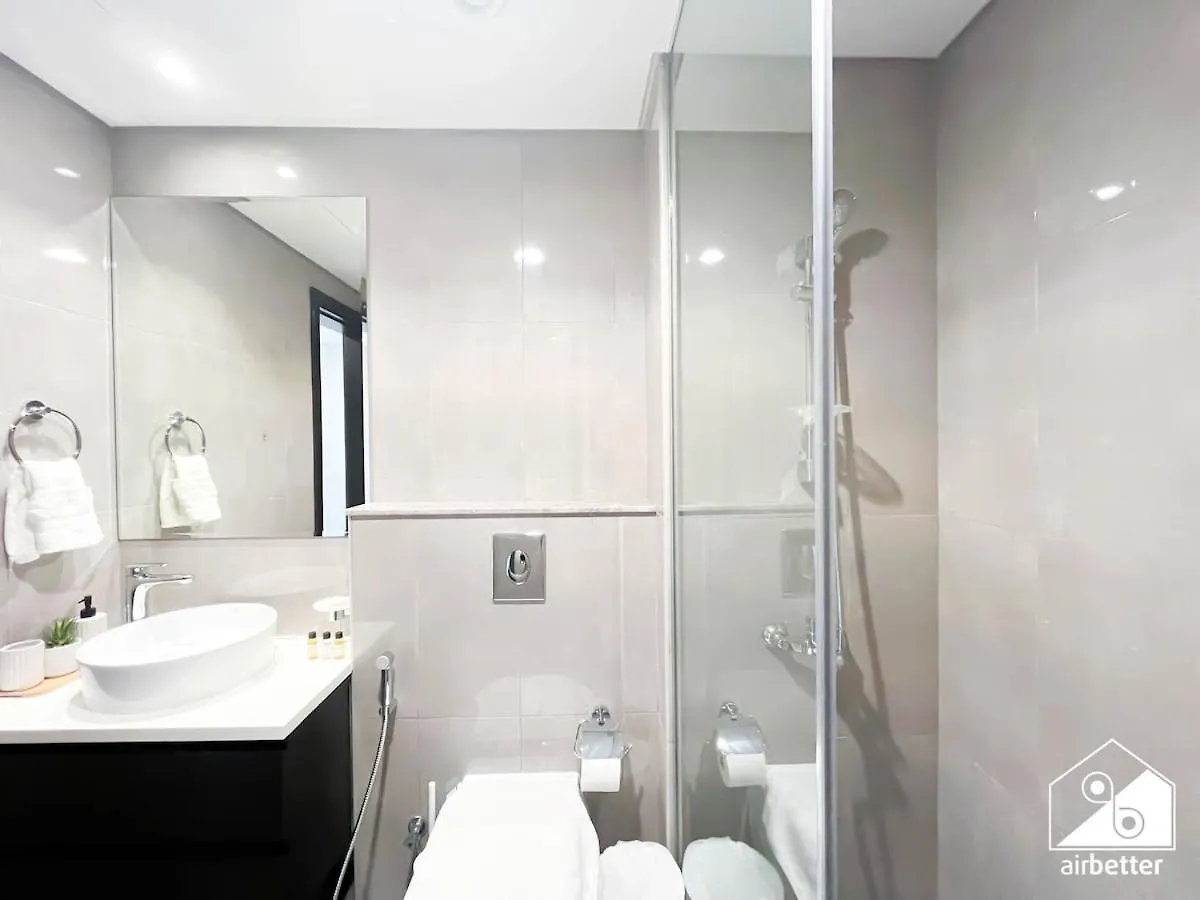 Luxury 2Br In Merano Tower & Stunning Canal Views Dubai