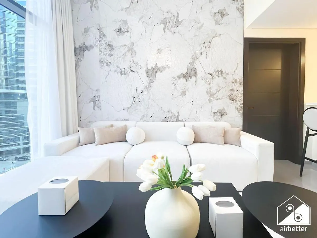 Luxury 2Br In Merano Tower & Stunning Canal Views Dubai